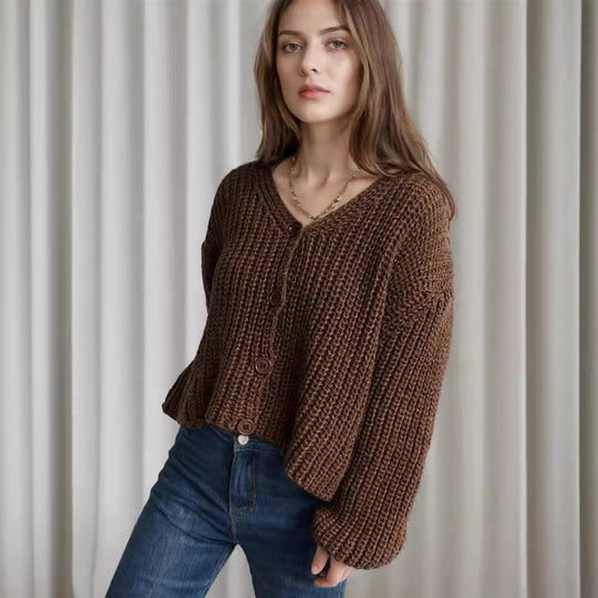 Damen Grobstrickjacke mit modischen Knopfdetails und lässigem Schnitt R&B