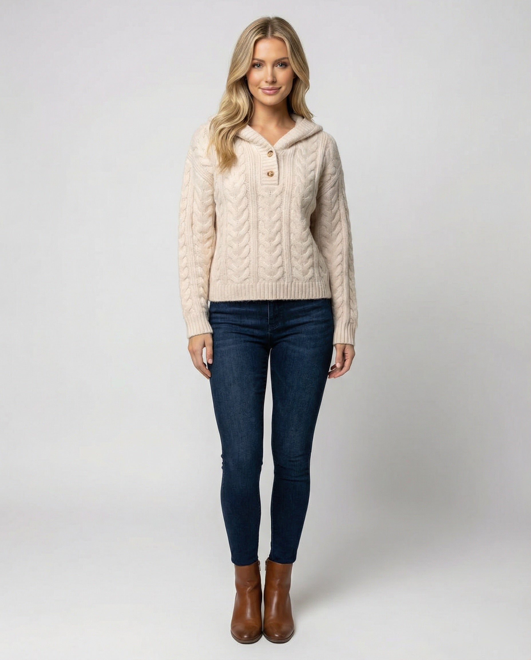 Kuscheliger Damen Strickpullover mit Kapuze Weißer Longsleeve Casual Look