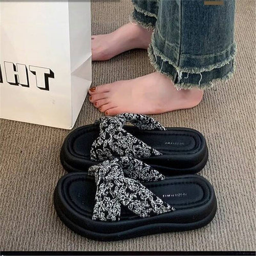 Damen flache Sandalen mit modischem Knötchendesign R&B