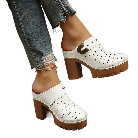 Damen Komfortable und stylische Clogs mit dekorativem Anhänger R&B