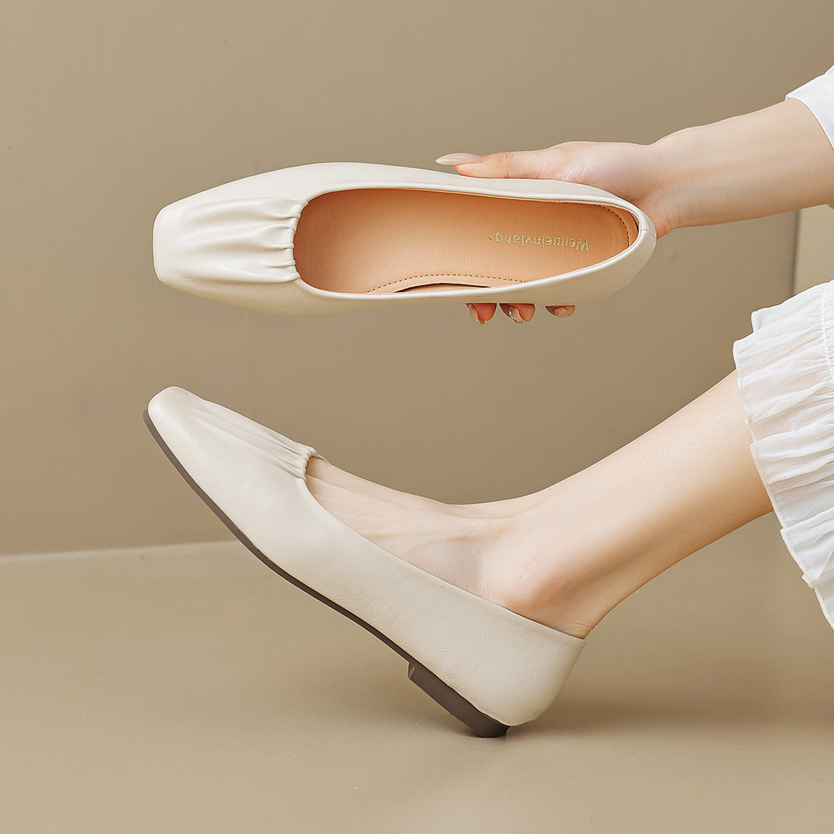 Damen Ballerinas aus hochwertigem Leder mit modischem Faltendesign