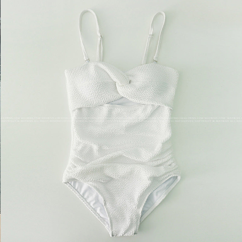 Damen Einteiler Badeanzug mit elegantem Wickeldesign und modischen Rüschendetails R&B
