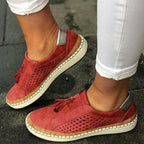 Damen Sneakers mit perforierter Oberfläche und dekorativen Quasten R&B