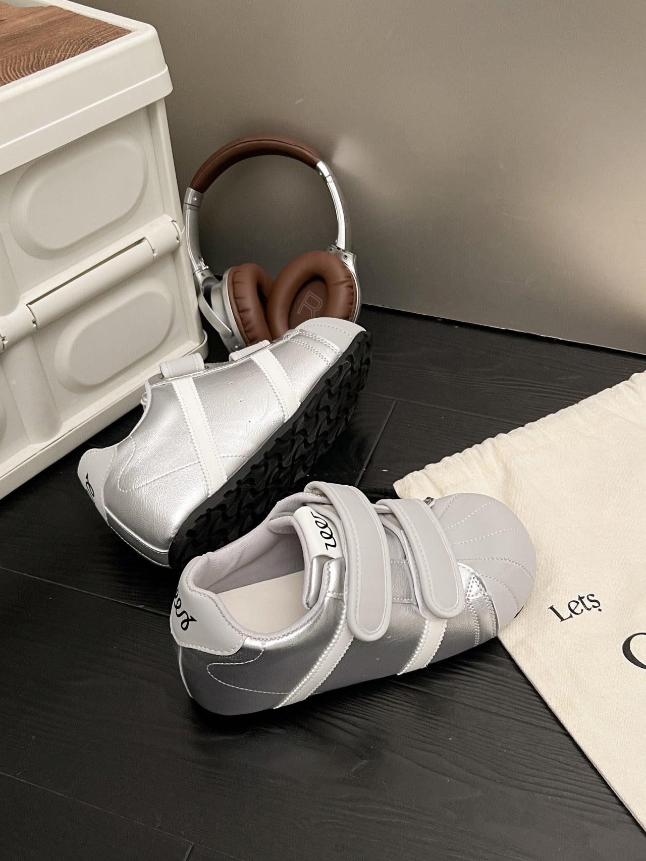 Damen sportliche Sneaker mit verstellbarem Klettverschluss und rutschfester Sohle R&B