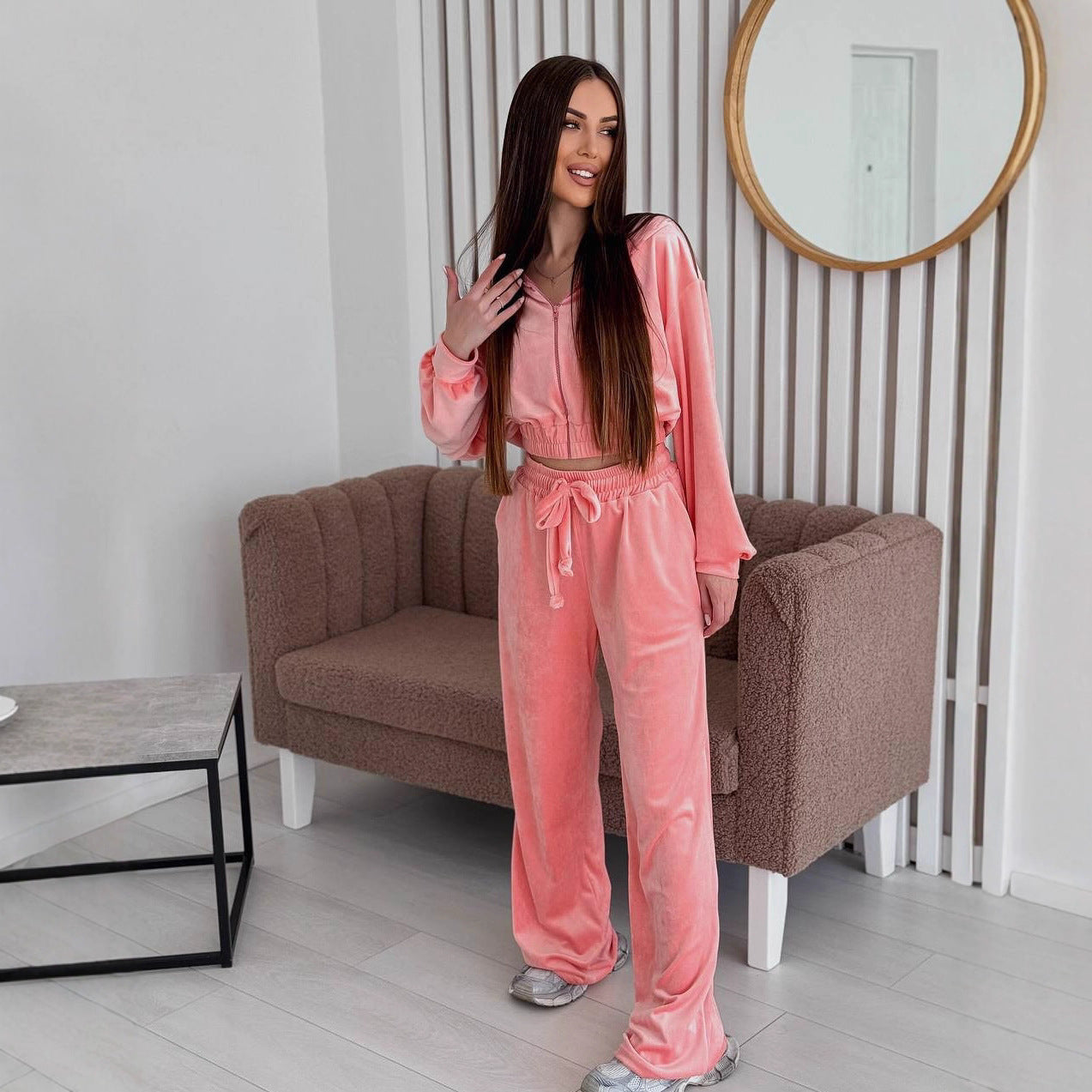 Damen Velours Freizeitanzug mit cropped Oberteil und weitem Bein