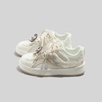 Damen Sneakers mit verspieltem Tiermotiv und innovativer Schnürung