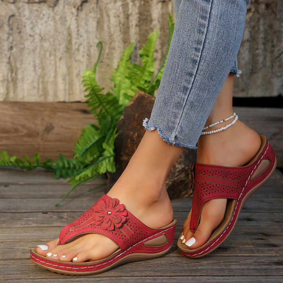 Damen florale Sammelschlappen mit elegantem Lochmuster und komfortabler Sohle R&B
