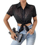 Damen nan taillierte bauchfreie Kurzbluse aus Ajour-Mesh mit Hemdkragen und Knotendetail R&B