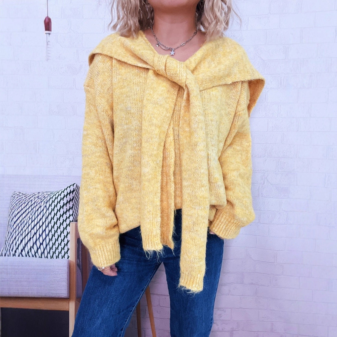 Damen lässiger Strickpullover mit abnehmbarer Kapuze und Knopfdetails R&B