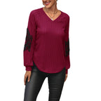 Damen V-Ausschnitt Pullover mit eleganten Spitzenärmeln und Rippstruktur R&B