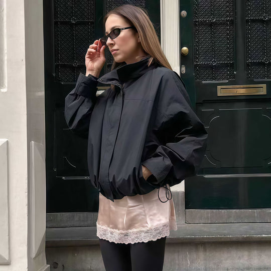 Damen Funktionale Oversized-Jacke mit hohem Kragen und innovativem Design R&B