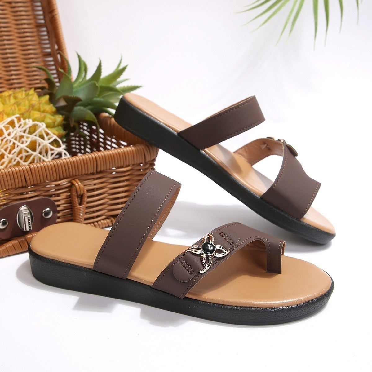 Damen Bequeme Sandalen mit funkelndem Schmuckdetail R&B