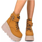 Damen Plateau-Stiefel mit modischem Schnallen-Design und praktischem Reißverschluss R&B
