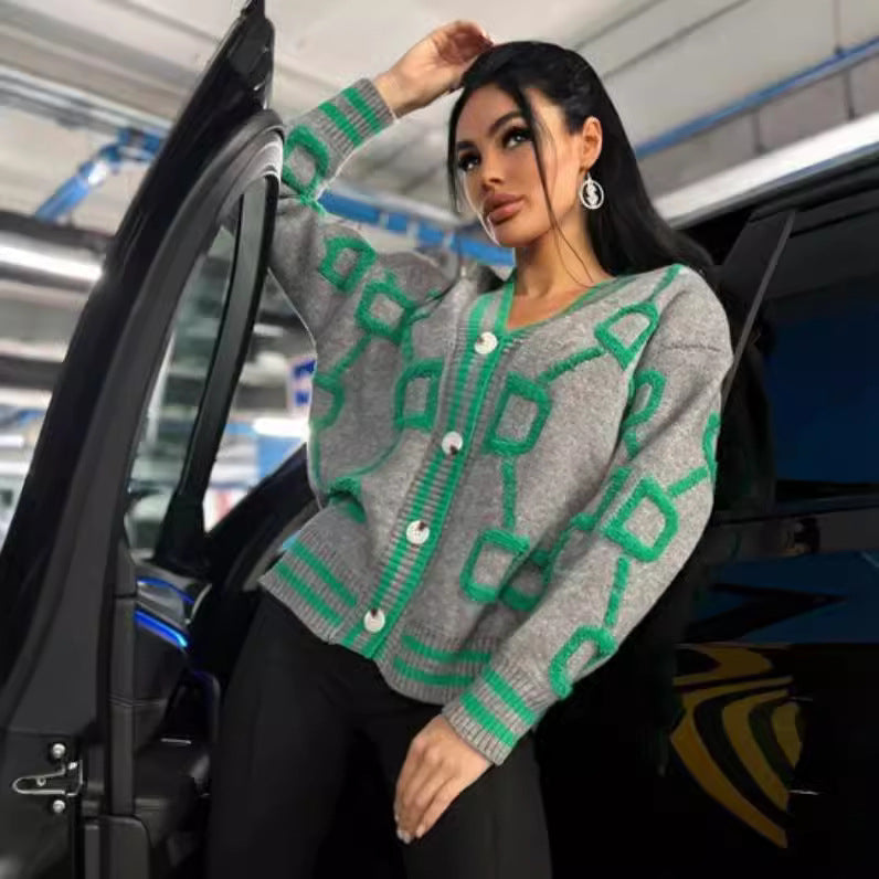 Damen kurz geschnittener Strickcardigan mit geometrischem Muster und Knopfdetails R&B