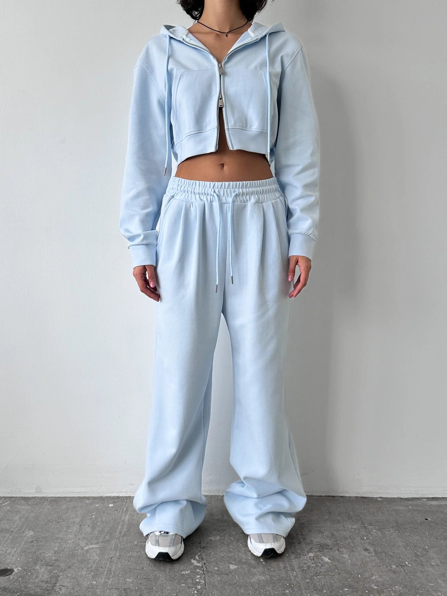 Damen Cropped Hoodie und entspannte Jogginghose Set R&B