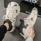 Damen Sportliche Sneakers mit elastischem Strickoberteil und innovativer Sohlenkonstruktion R&B