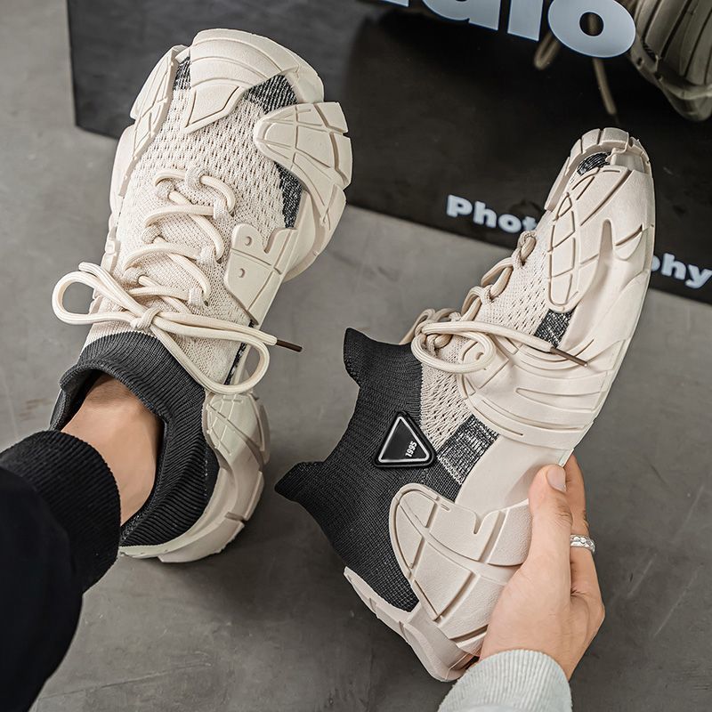 Damen Sportliche Sneakers mit elastischem Strickoberteil und innovativer Sohlenkonstruktion R&B