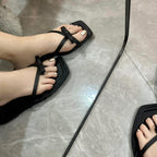 Damen Zehentrenner-Sandalen mit schickem Riemendesign und komfortablem Fußbett R&B
