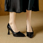 Damen Elegante Lackleder-Pumps mit einzigartigem Blockabsatz