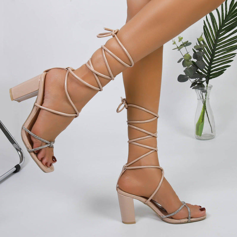 Damen elegante Sandalen mit glitzernden Riemen und robustem Blockabsatz R&B