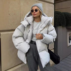 Damen sportliche Daunenjacke mit hohem Kragen und voluminösem Schnitt R&B