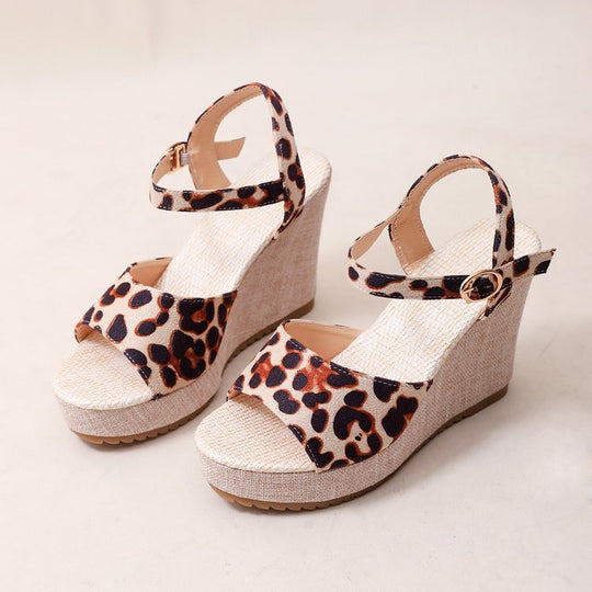 Damen Keil-Sandalen mit geflochtenem Riemendesign und komfortabler Sohle R&B