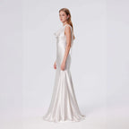 Damen elegantes Abendkleid mit fließendem Satin und raffiniertem Ausschnitt R&B