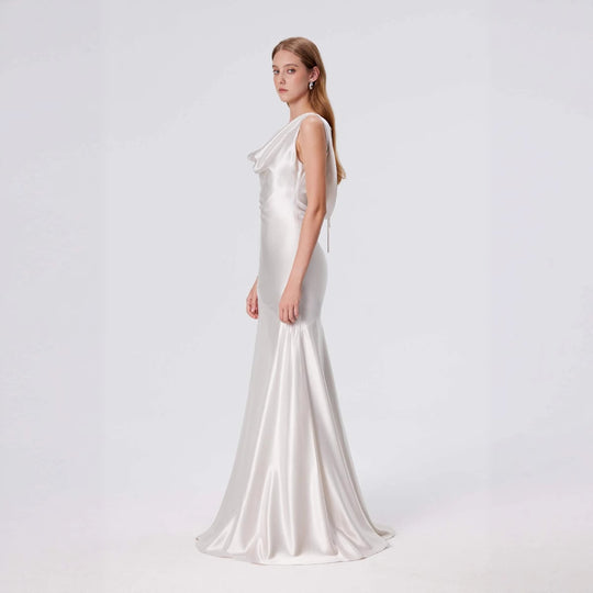 Damen elegantes Abendkleid mit fließendem Satin und raffiniertem Ausschnitt R&B