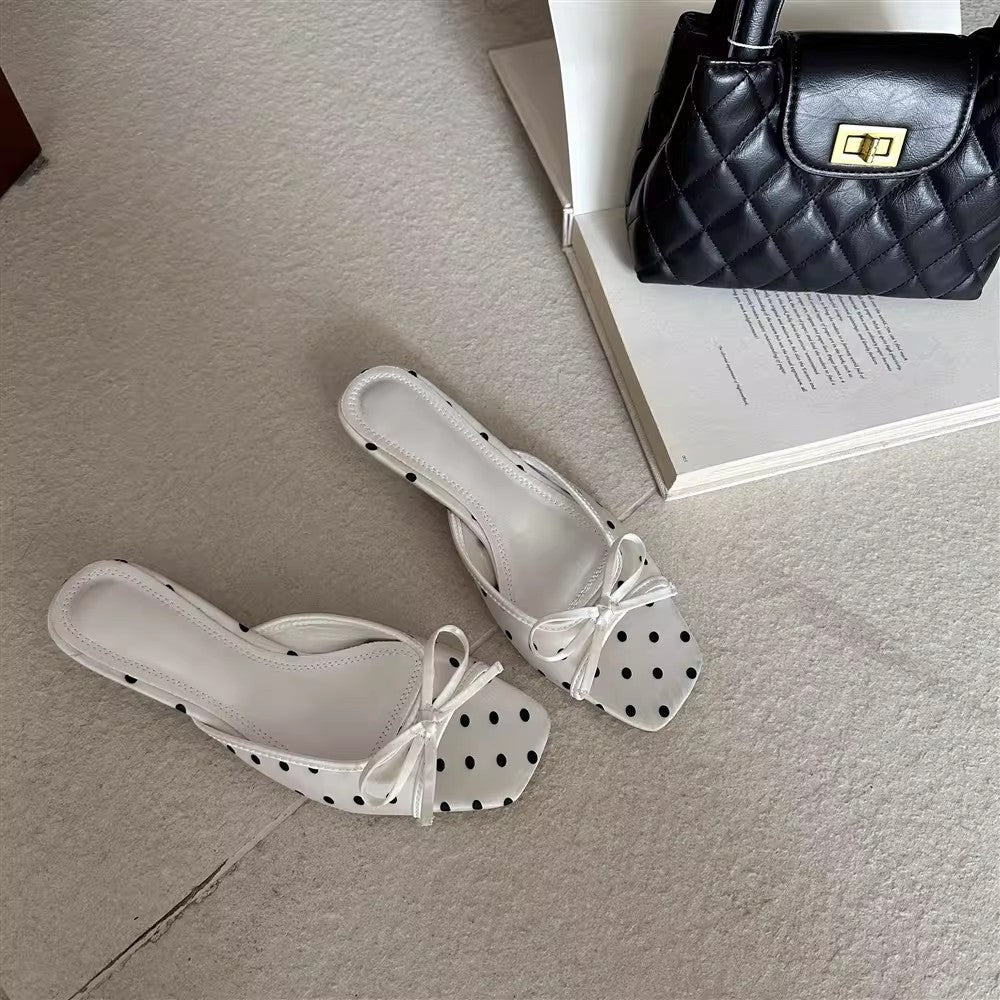 Damen Offene Mules mit dekorativen Punkten und schickem Schleifen-Detail R&B