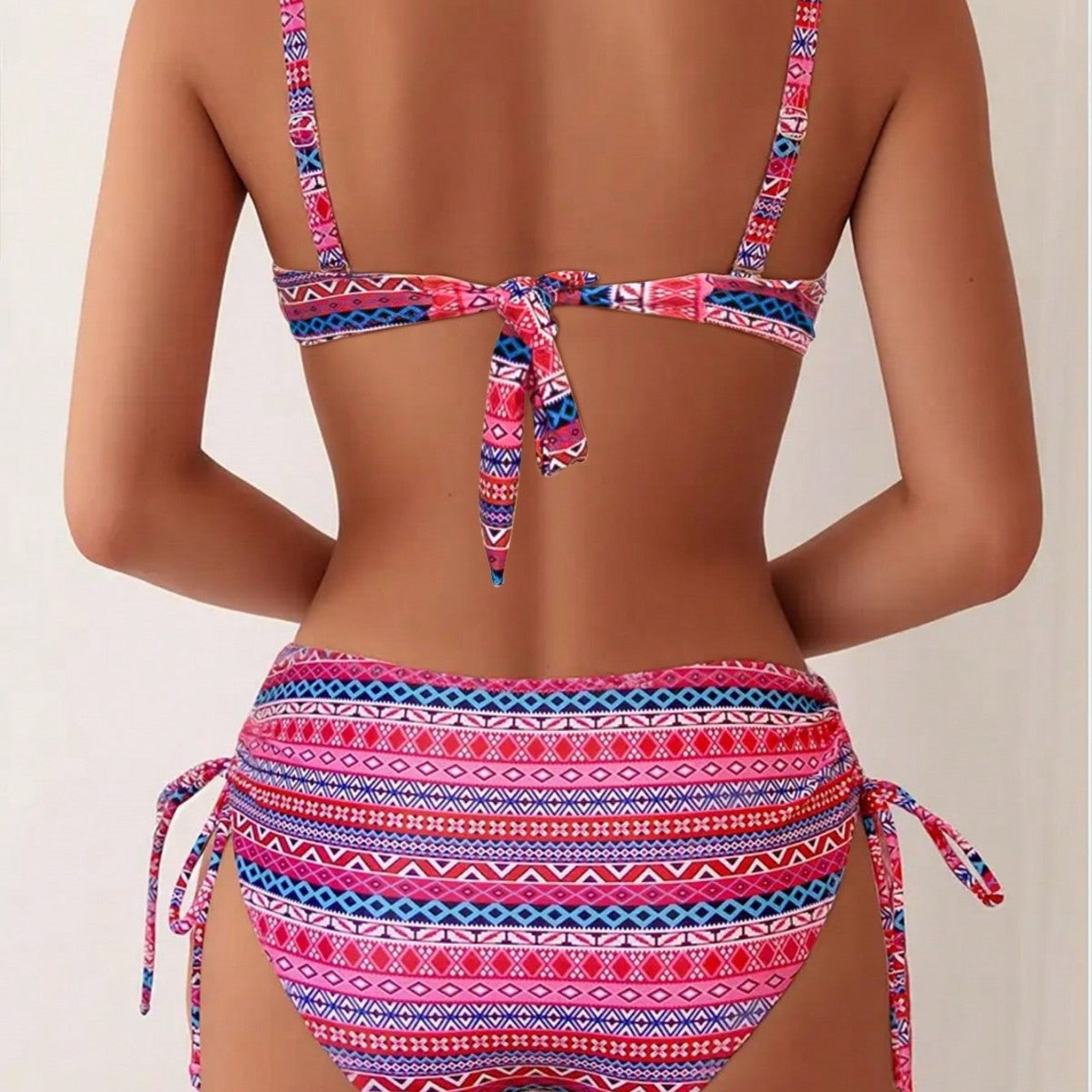 Damen Bikini-Set mit gepolstertem Oberteil und verstellbaren Seitenbändern R&B
