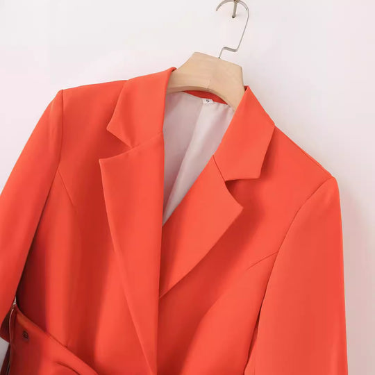 Damen Blazerjacke mit tailliertem Schnitt und Gürteldetail R&B