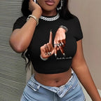 Damen Crop-Top mit künstlerischem Statement-Druck R&B