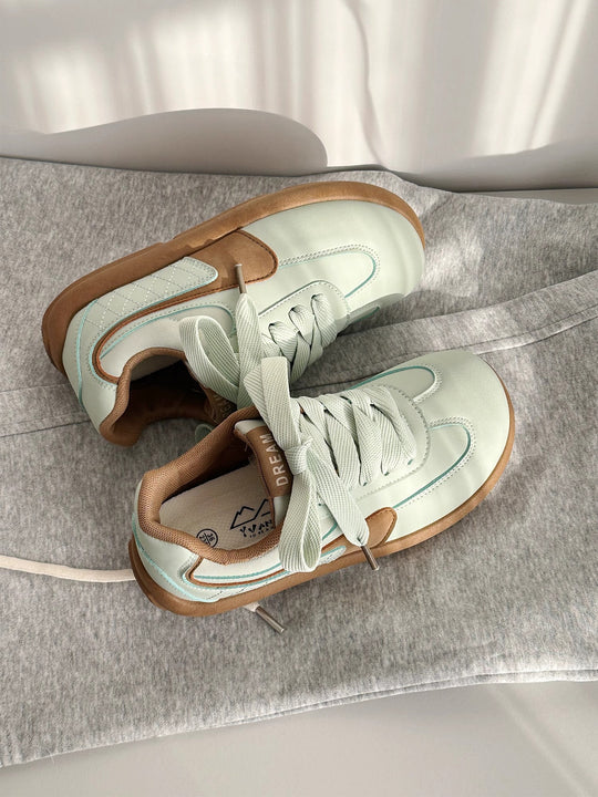 Damen Sportliche Sneaker mit atmungsaktiver Innensohle und modischer Oberflächenstruktur R&B