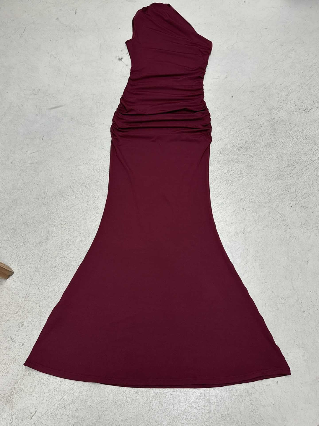 Damen figurbetontes Abendkleid mit asymmetrischen Raffungen R&B
