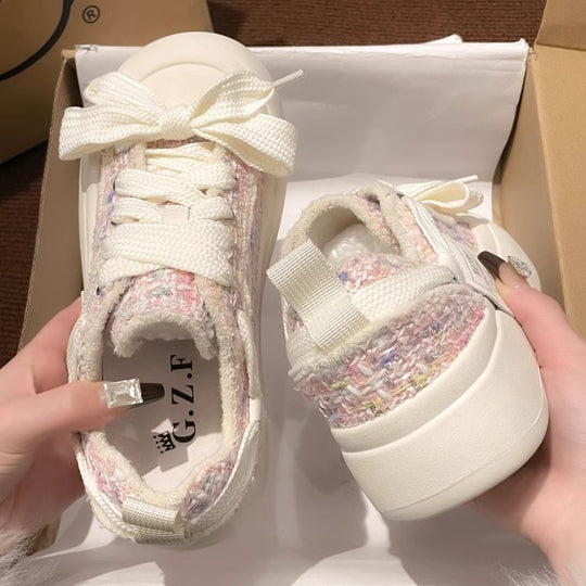Damen Sneakers mit innovativer transparentem Füllung und modischen Schnür-Details R&B