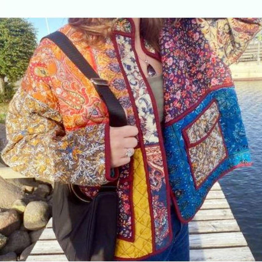 Damen Quilted Jacke mit buntem Patchwork-Design und praktischen Taschen R&B