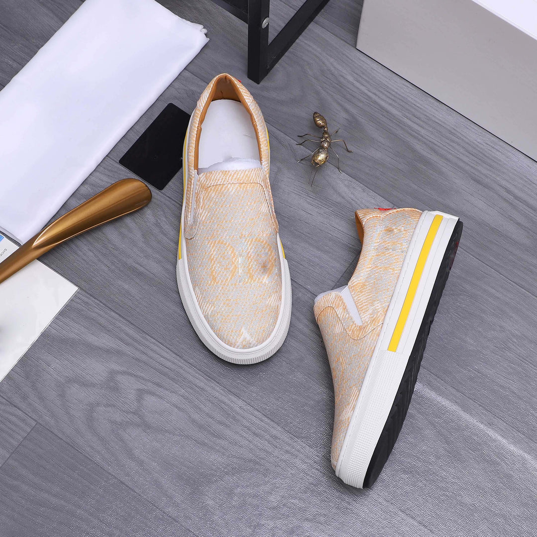 Damen Slip-On Sneakers mit atmungsaktiver und elastischer Oberflächenstruktur R&B