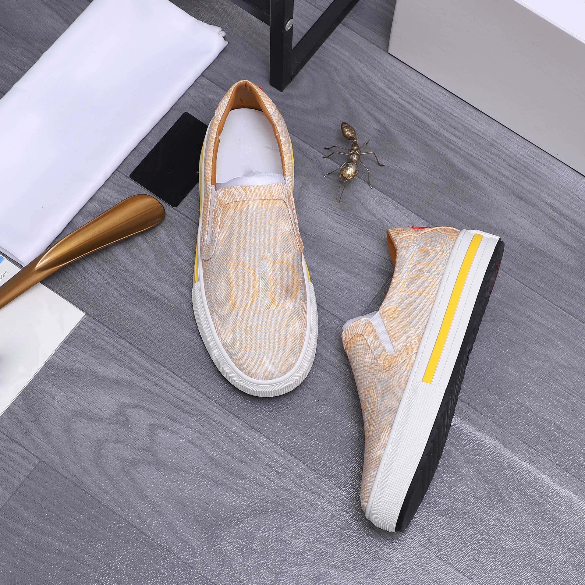 Damen Slip-On Sneakers mit atmungsaktiver und elastischer Oberflächenstruktur R&B