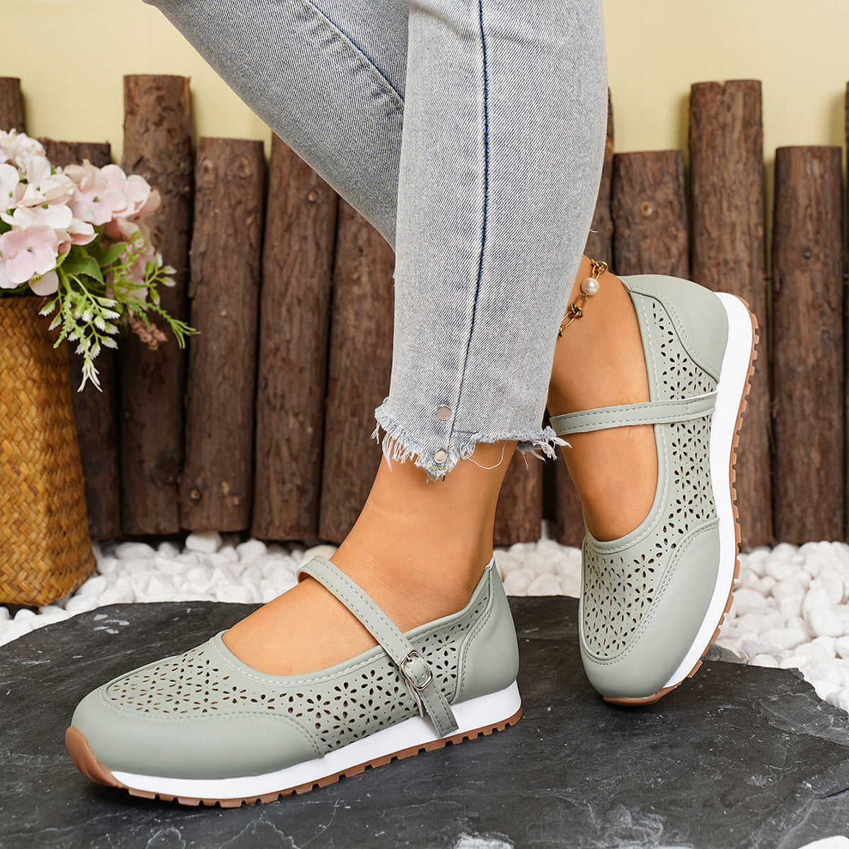 Damen Atmungsaktive Ballerinas mit elegantem Lochmuster und verstellbarem Riemen R&B