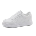 Damen Sportliche Sneakers aus hochwertigem Kunstleder mit rutschfester Laufsohle