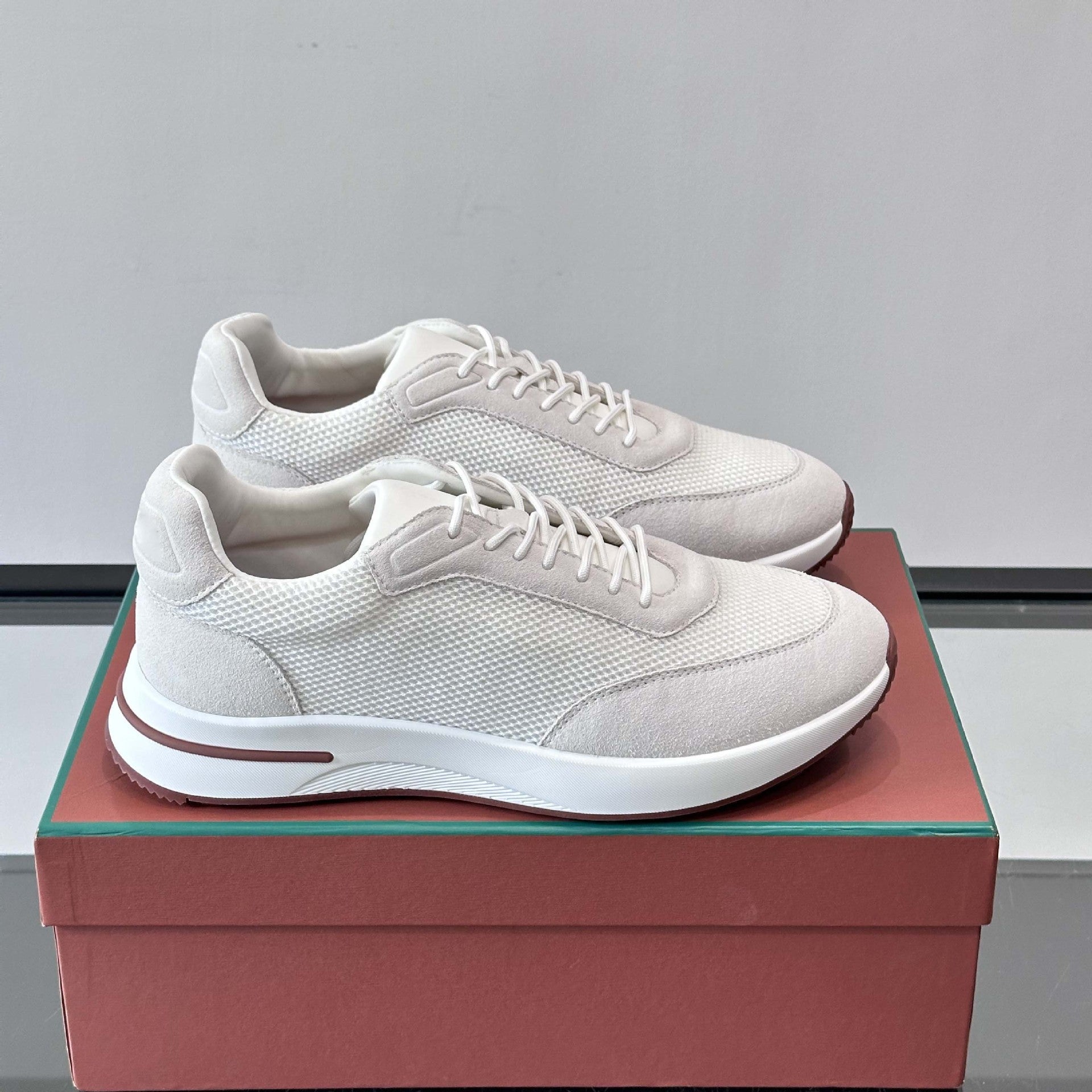 Damen komfortable Sneaker mit atmungsaktiver Struktur und modernem Design R&B