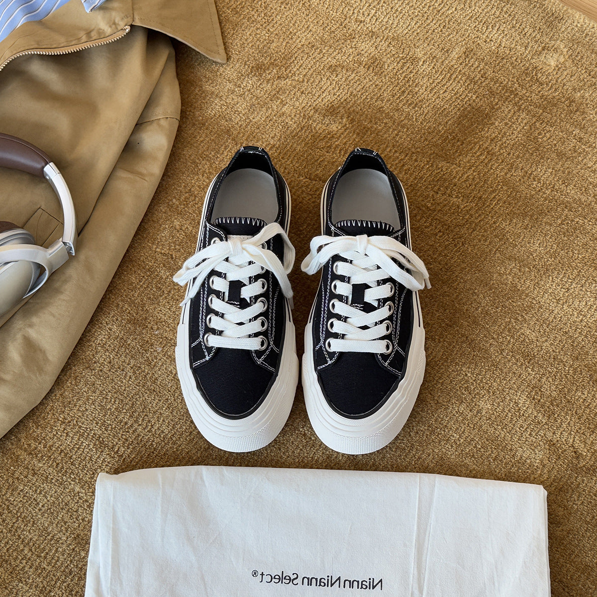 Damen Sportliche Canvas Sneaker mit klassischer Schnürung und rutschfester Sohle