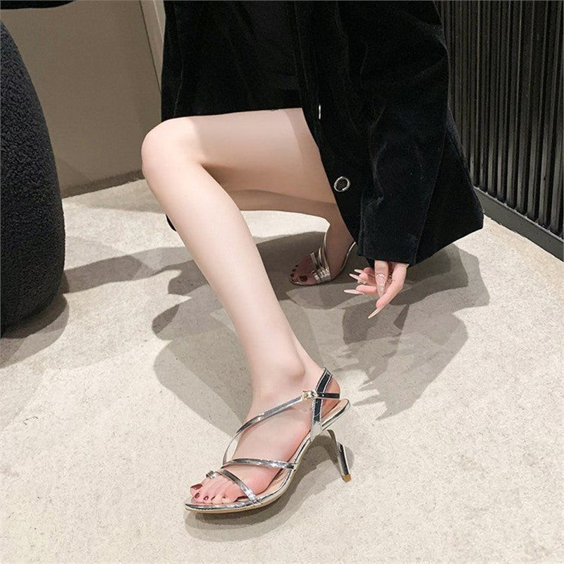 Damen elegante High Heel Sandalen mit feinen Riemchen und glitzerndem Detail R&B