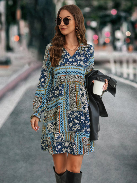 Damen Boho-Minikleid mit langen Ärmeln und buntem Muster R&B