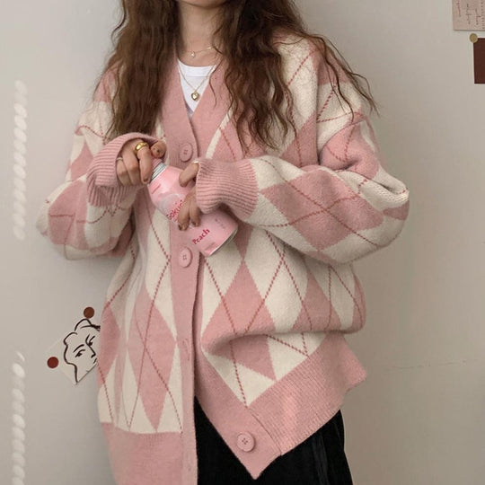 Damen Grobstrickjacke mit modernem Rautenmuster und Knopfverschluss R&B