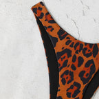 Damen Triangel-Bikini mit hochgeschnittenem Unterteil und animalischem Muster R&B