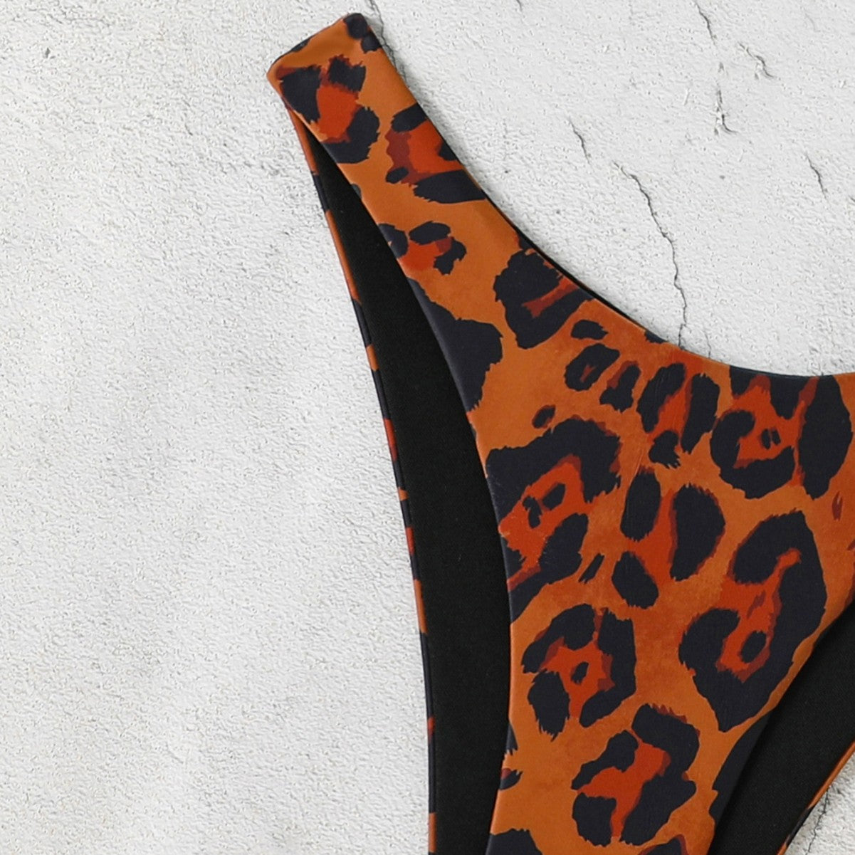 Damen Triangel-Bikini mit hochgeschnittenem Unterteil und animalischem Muster R&B