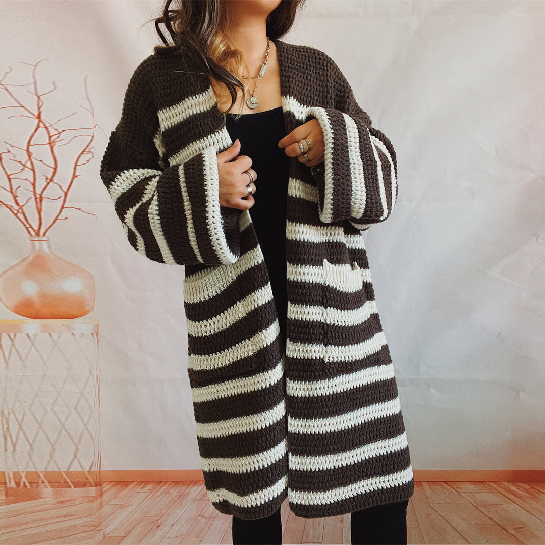Damen lässige Strickjacke mit breitem Streifenmuster und praktischen Taschen R&B