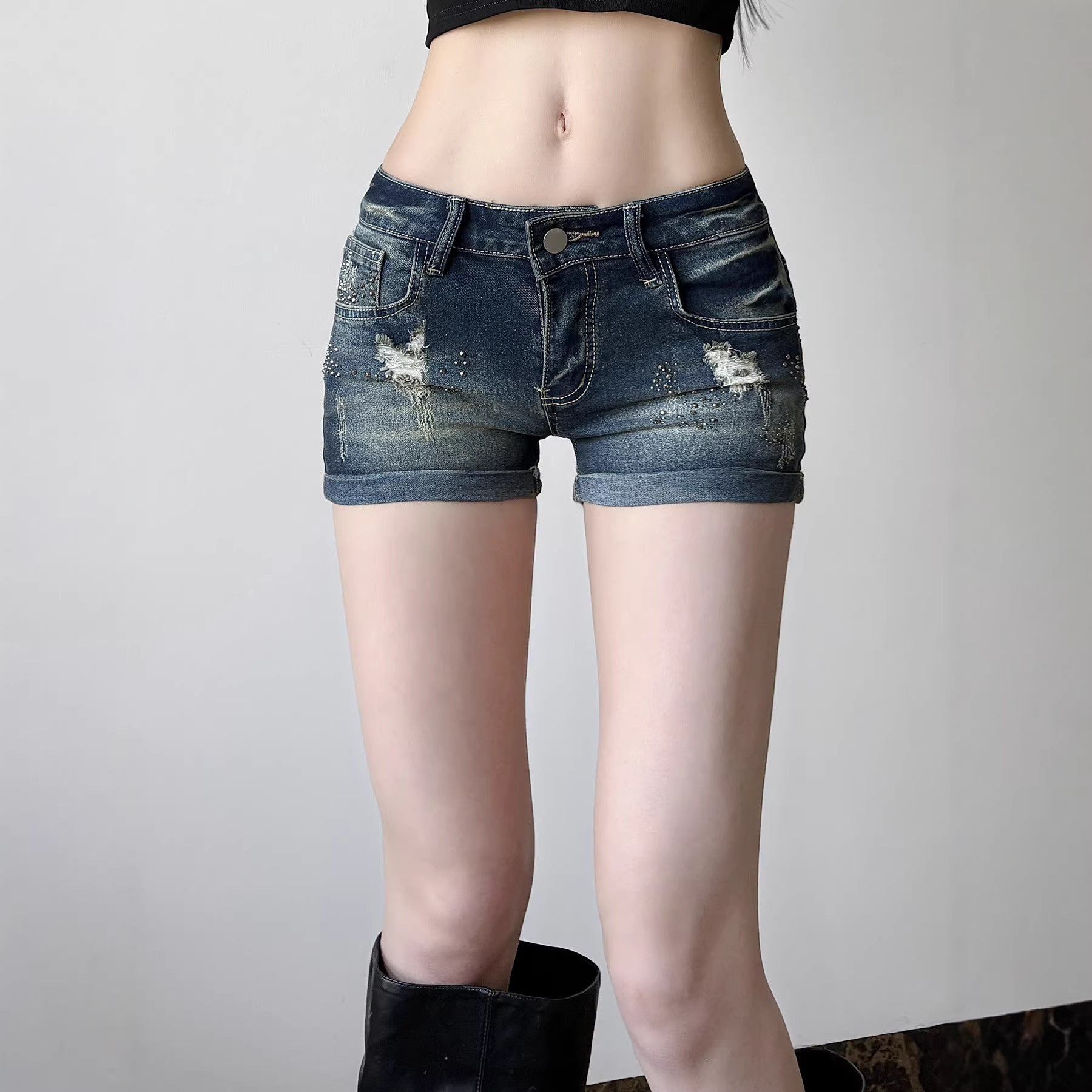 Damen Jeans-Shorts mit funkelnden Akzenten und modischem Design R&B