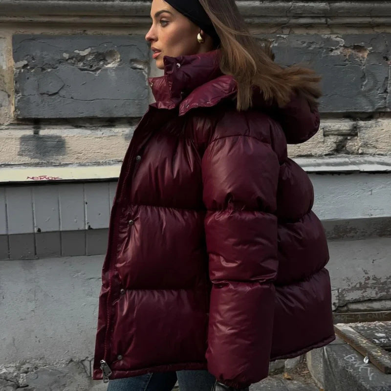 Damen Kuschelige Daunenjacke mit Kapuze und elegantem Schnitt R&B